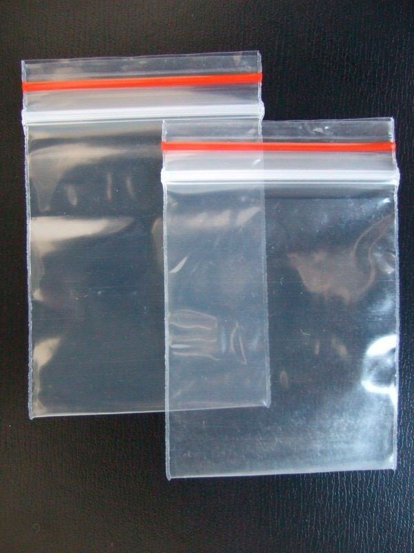 sacos plásticos transparentes com zíper